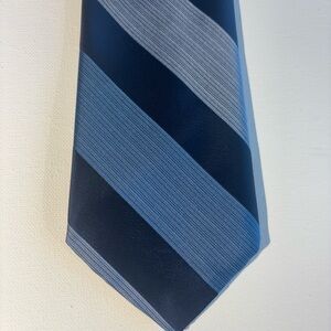 Abbey Excellon Vintage Men’s Dark Blue and Sky Blue Diagonal Striped Tie